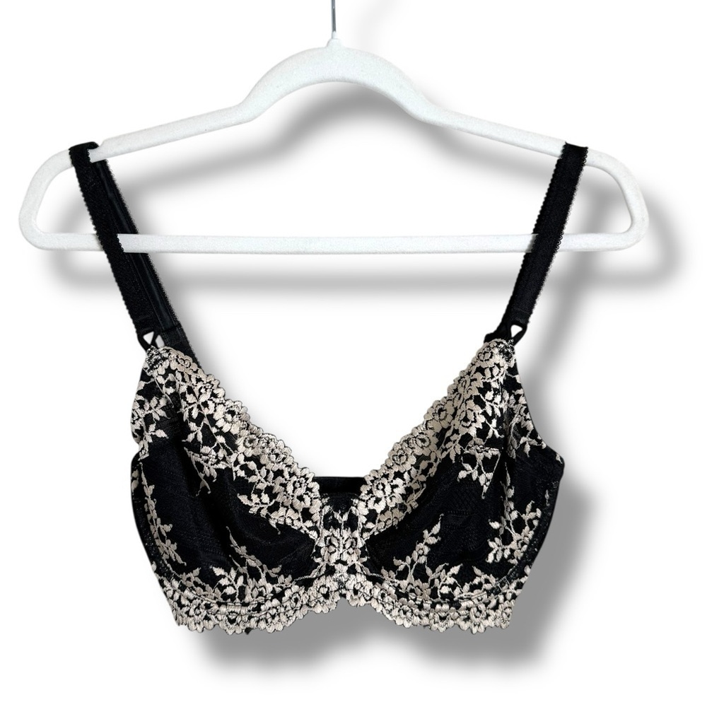 Wacoal Black and White Lace Bra Size 32DD